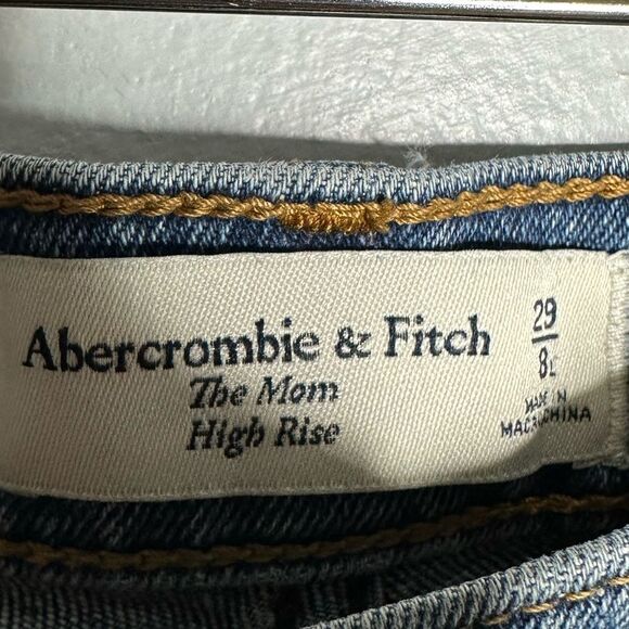 Abercrombie & Fitch The Mom High Rise Jeans size 29 / L8 - Picture 4 of 6